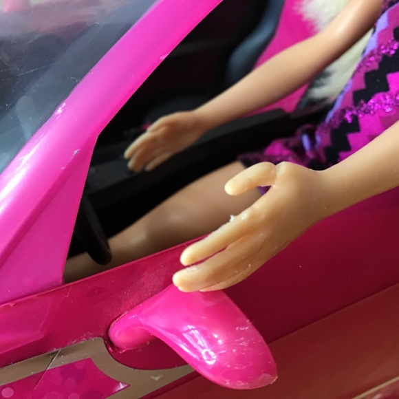 2011 Barbie Corvette and Doll - Picture 16 of 16